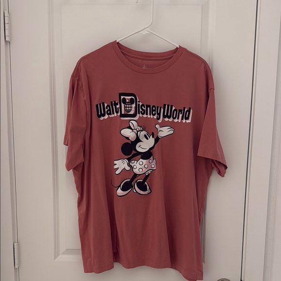 Disney Tops - Walt Disney Minnie Tshirt